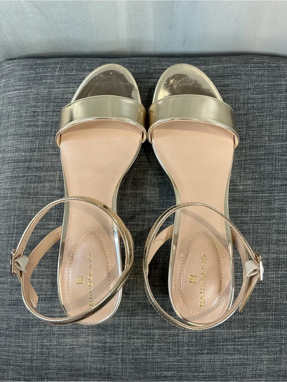 NIB Bandolino Gold Pennie3 Metallic Platform Block Heel Sandals Size 11